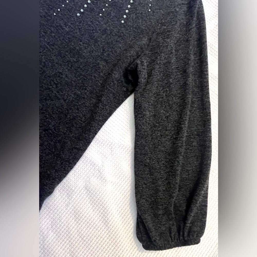 Adrienne Vittadini Gray 3/4 Sleeve Top with Embellished Design Women’s Medium - Picture 5 of 14
